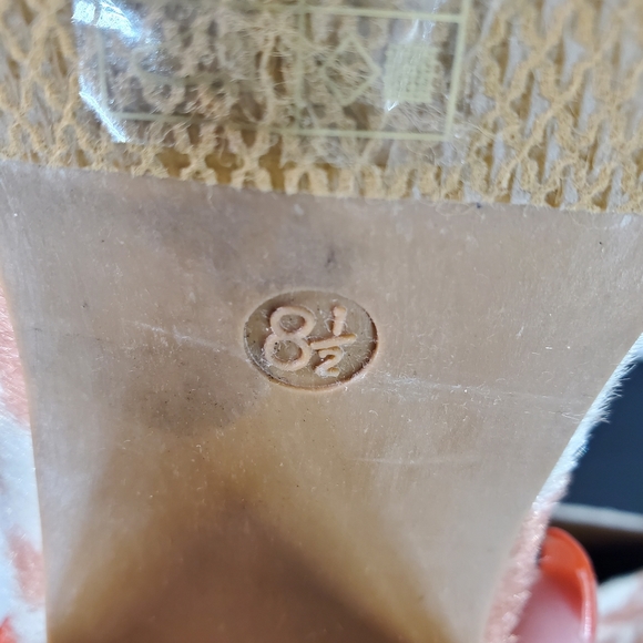 Pierre Dumas Women's Tan & Beige Cow Vegan Cammy Ankle Bootie Size 8.5 NWT - Picture 7 of 9